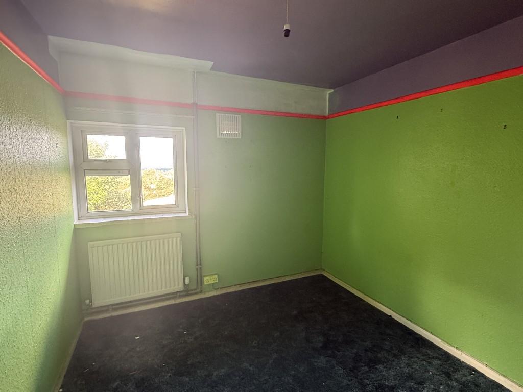 Lot: 136 - BLOCK OF FLATS FOR IMPROVEMENT ON 0.51 ACRE PLOT AND POTENTIAL FOR DEVELOPMENT - Bedroom2 - Flat 22